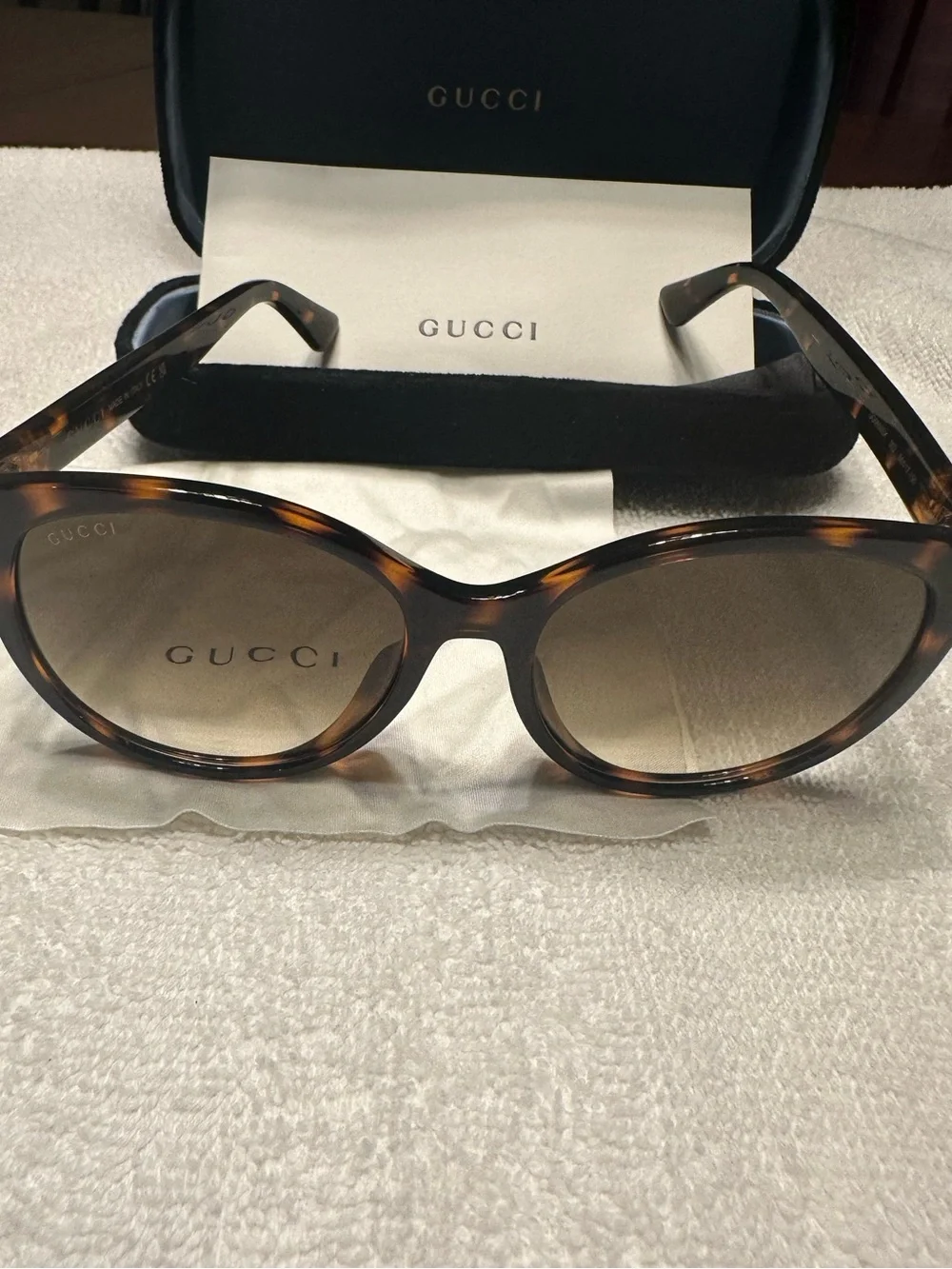 Gucci GG0636SK Havana Tortoise Sunglasses Gold GG Logo w/ Case